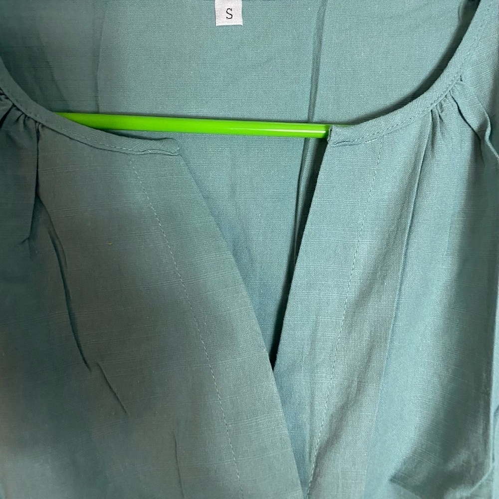 Chic Green Mini Dress with Flattering Fit - Picture 3 of 3